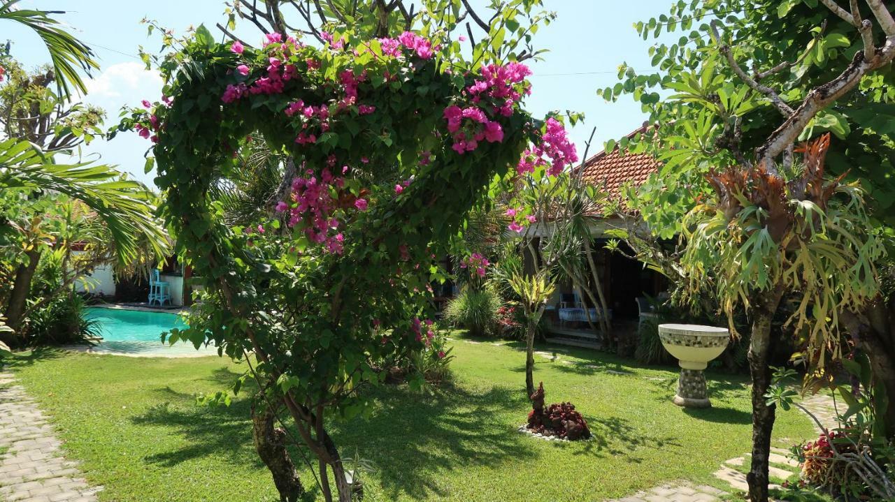 Villa Shantitara Bungalows Sanur  Exterior photo